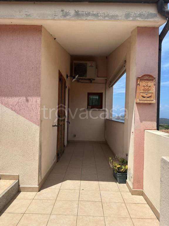 appartamento in vendita a Trinità d'Agultu e Vignola in zona Paduledda