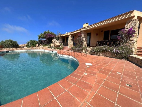 casa indipendente in vendita a Trinità d'Agultu e Vignola in zona Costa Paradiso