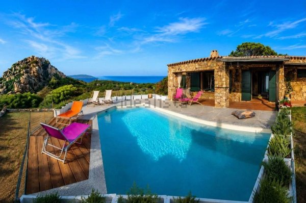 casa indipendente in vendita a Trinità d'Agultu e Vignola in zona Costa Paradiso
