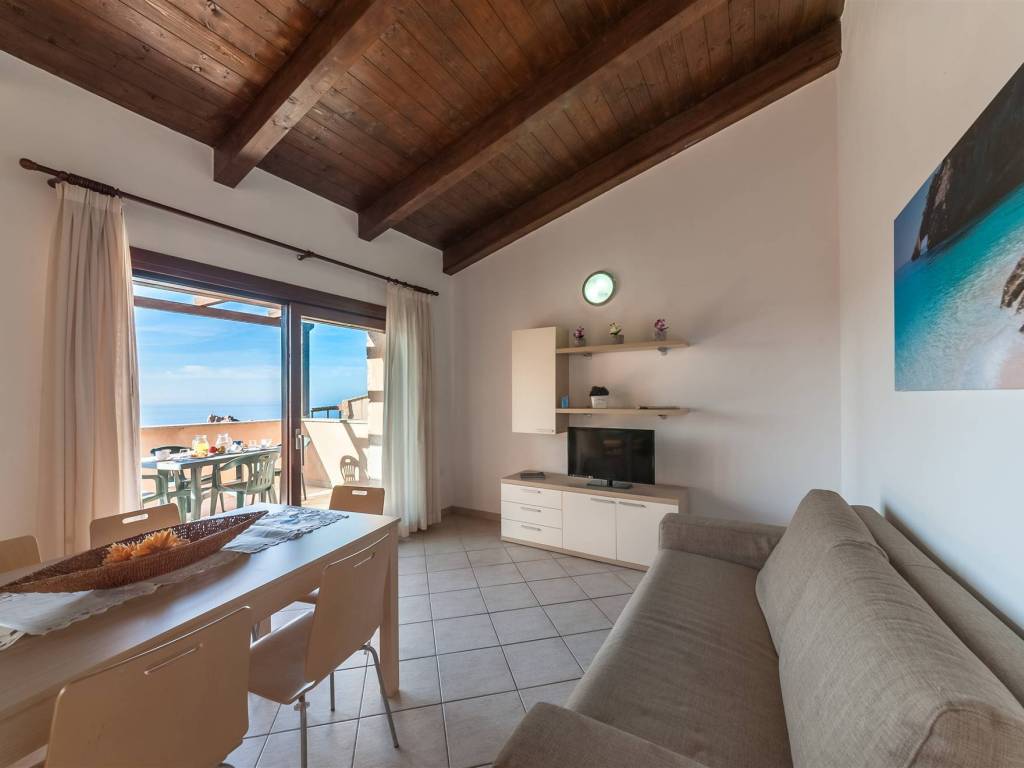 appartamento in vendita a Trinità d'Agultu e Vignola in zona Costa Paradiso