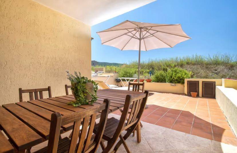 casa indipendente in vendita a Trinità d'Agultu e Vignola in zona Isola Rossa