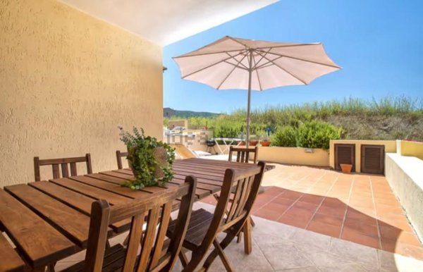 casa indipendente in vendita a Trinità d'Agultu e Vignola in zona Isola Rossa