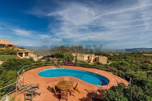 casa indipendente in vendita a Trinità d'Agultu e Vignola