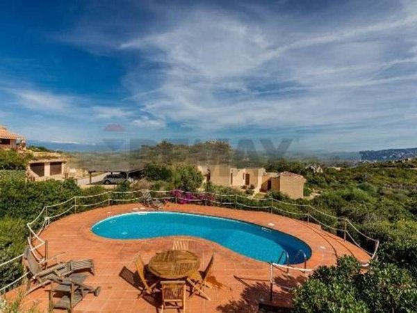 casa indipendente in vendita a Trinità d'Agultu e Vignola