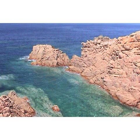 terreno edificabile in vendita a Trinità d'Agultu e Vignola in zona Isola Rossa