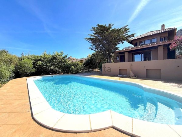 casa indipendente in vendita a Trinità d'Agultu e Vignola in zona Costa Paradiso