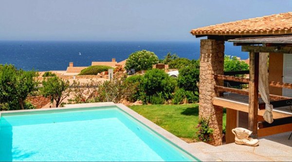 casa indipendente in vendita a Trinità d'Agultu e Vignola in zona Costa Paradiso