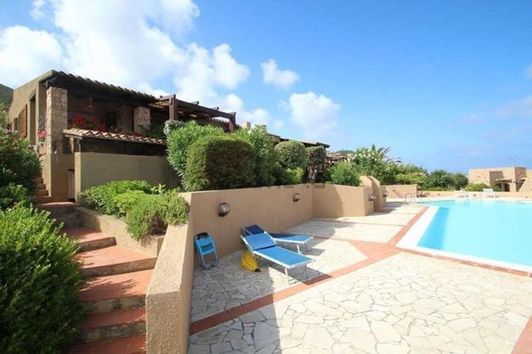 casa indipendente in vendita a Trinità d'Agultu e Vignola in zona Costa Paradiso