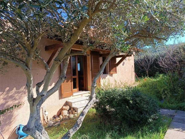 casa indipendente in vendita a Trinità d'Agultu e Vignola in zona Lu Colbu