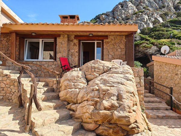 casa indipendente in vendita a Trinità d'Agultu e Vignola in zona Costa Paradiso