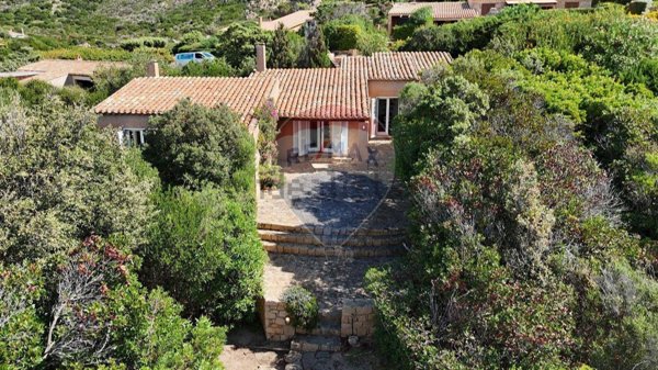 casa indipendente in vendita a Trinità d'Agultu e Vignola in zona Costa Paradiso