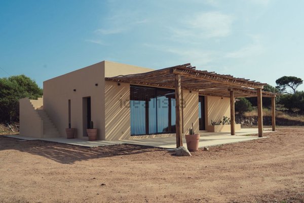 casa indipendente in vendita a Trinità d'Agultu e Vignola in zona Isola Rossa