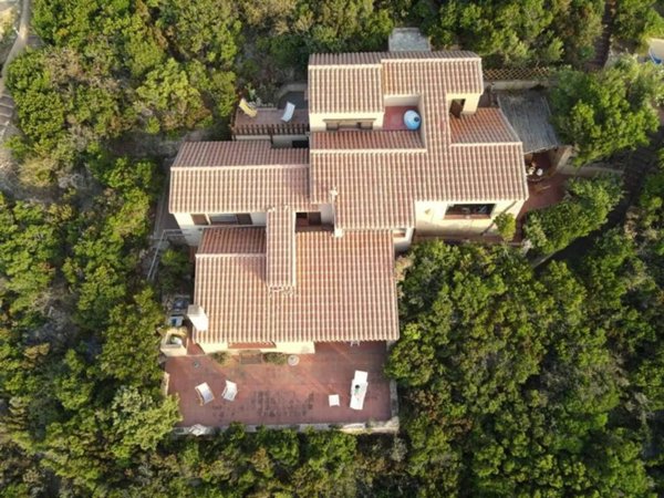 quadrivano in vendita a Trinità d'Agultu e Vignola in zona Costa Paradiso