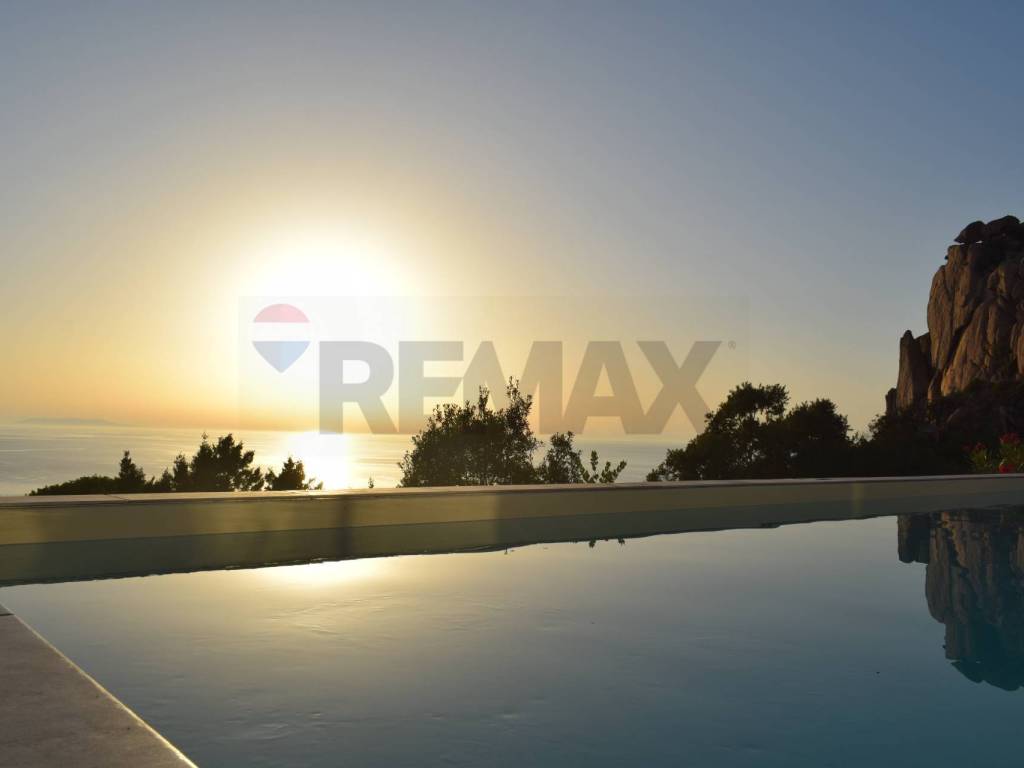 casa indipendente in vendita a Trinità d'Agultu e Vignola in zona Costa Paradiso