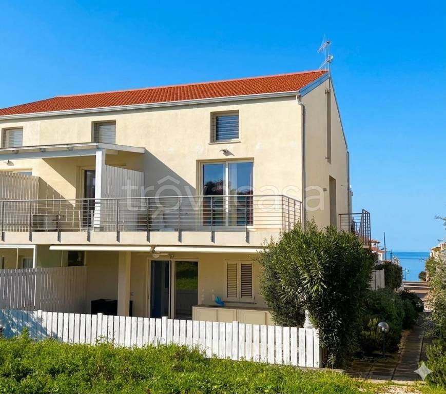 appartamento in vendita a Trinità d'Agultu e Vignola in zona Isola Rossa