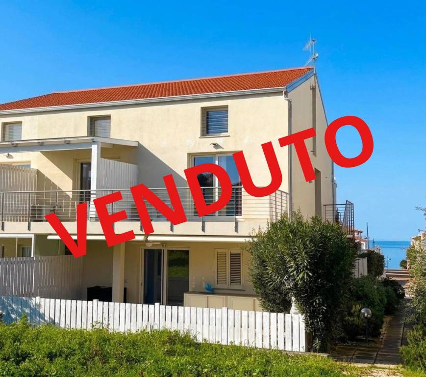 appartamento in vendita a Trinità d'Agultu e Vignola in zona Isola Rossa