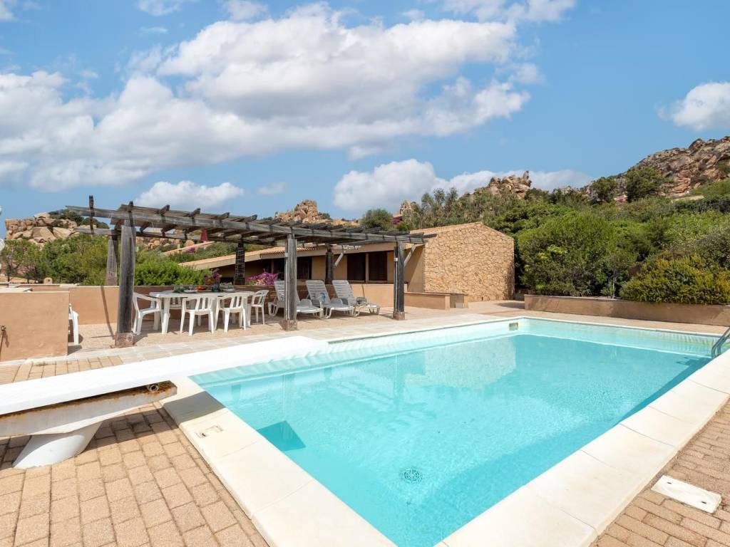 casa indipendente in vendita a Trinità d'Agultu e Vignola in zona Costa Paradiso