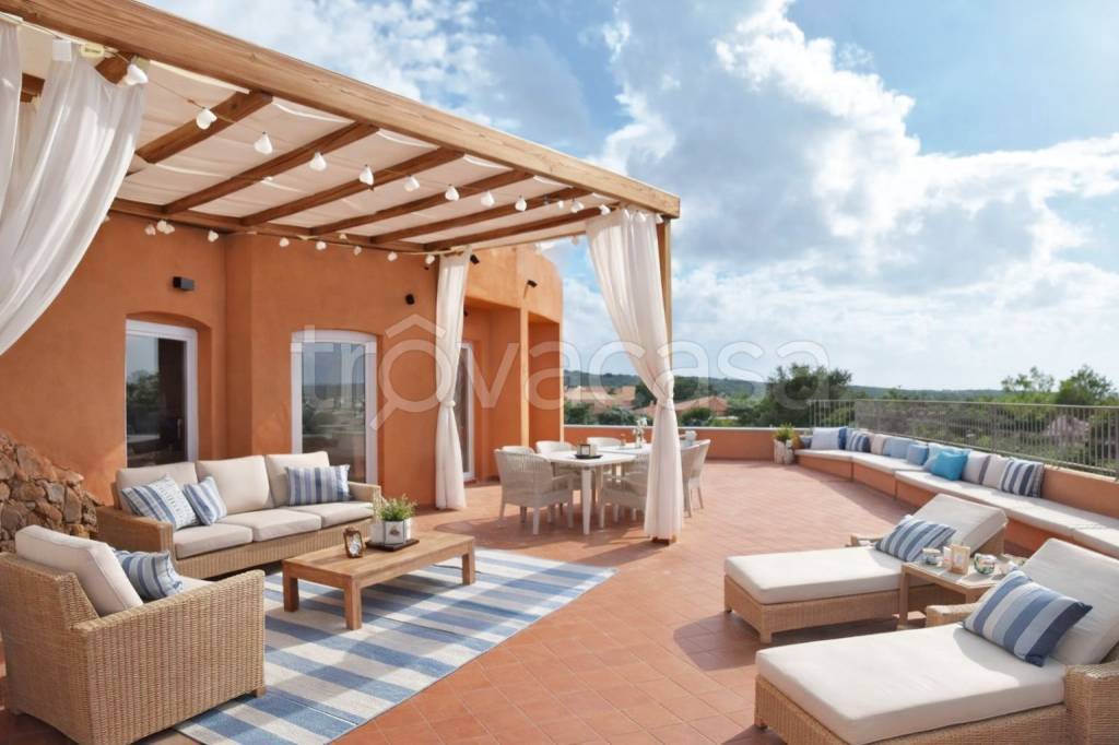 casa indipendente in vendita a Trinità d'Agultu e Vignola in zona Isola Rossa