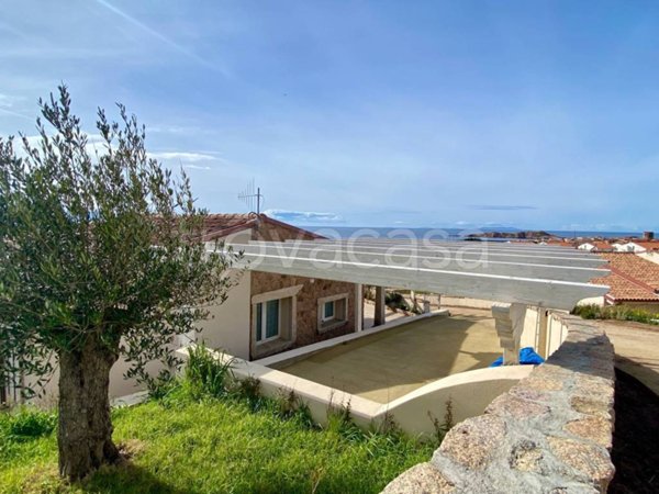 casa indipendente in vendita a Trinità d'Agultu e Vignola in zona Isola Rossa