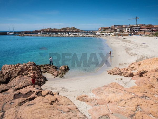 appartamento in vendita a Trinità d'Agultu e Vignola in zona Isola Rossa