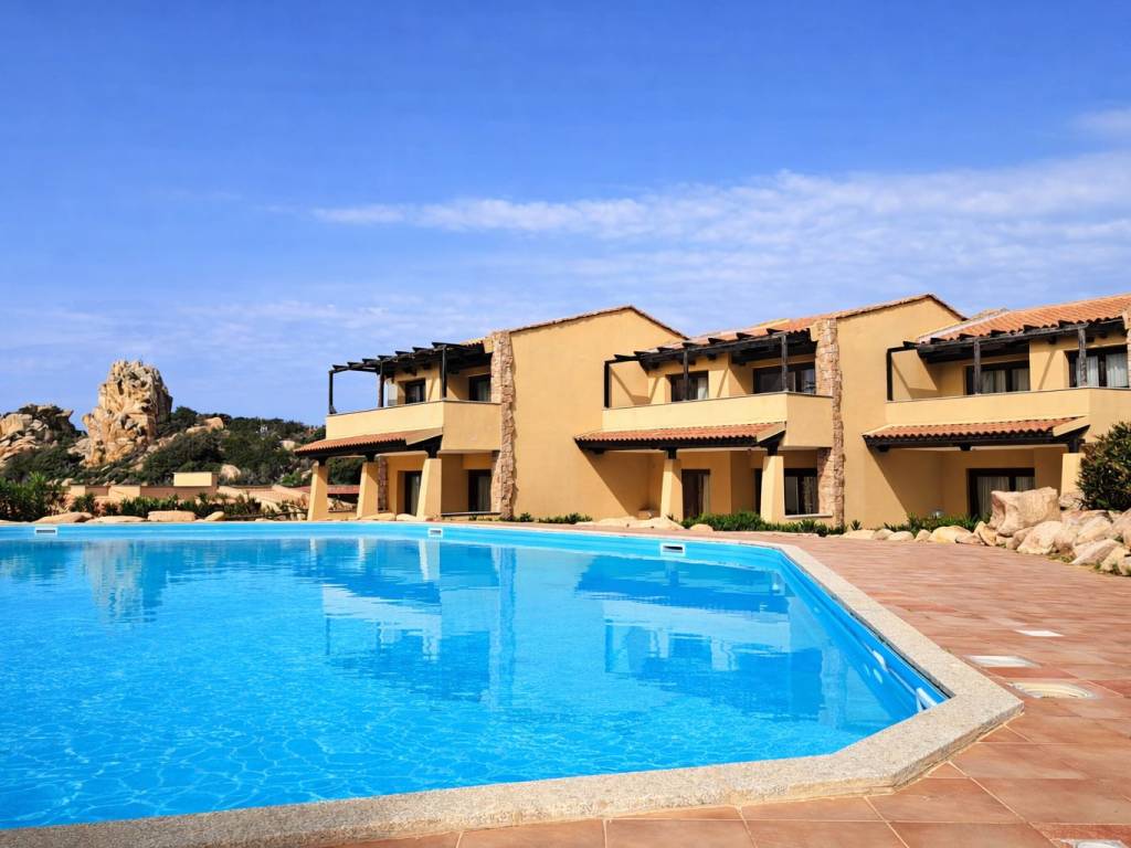 appartamento in vendita a Trinità d'Agultu e Vignola in zona Costa Paradiso