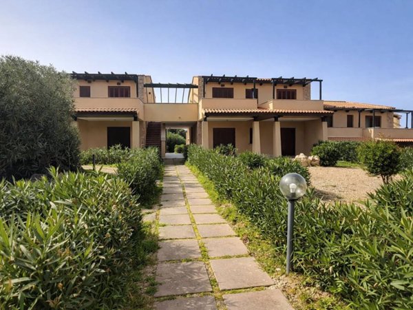 casa indipendente in vendita a Trinità d'Agultu e Vignola in zona Costa Paradiso
