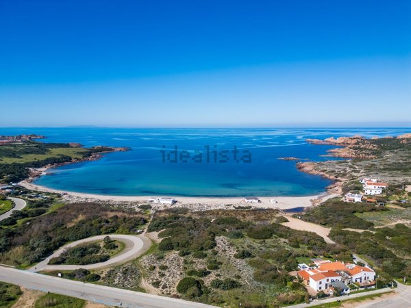 casa indipendente in vendita a Trinità d'Agultu e Vignola