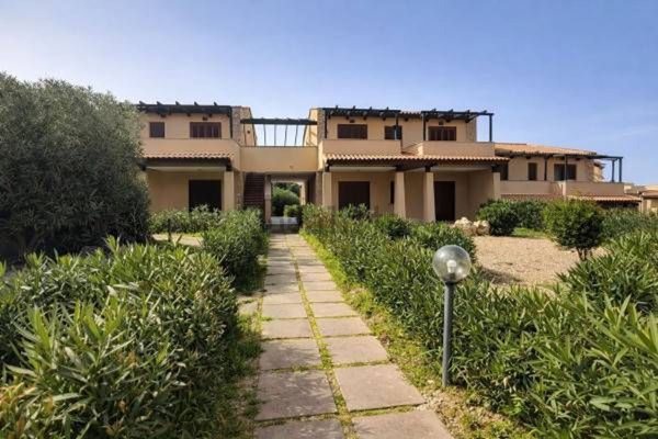 casa indipendente in vendita a Trinità d'Agultu e Vignola in zona Costa Paradiso