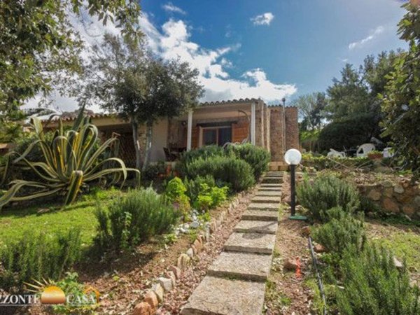casa indipendente in vendita a Trinità d'Agultu e Vignola in zona Costa Paradiso