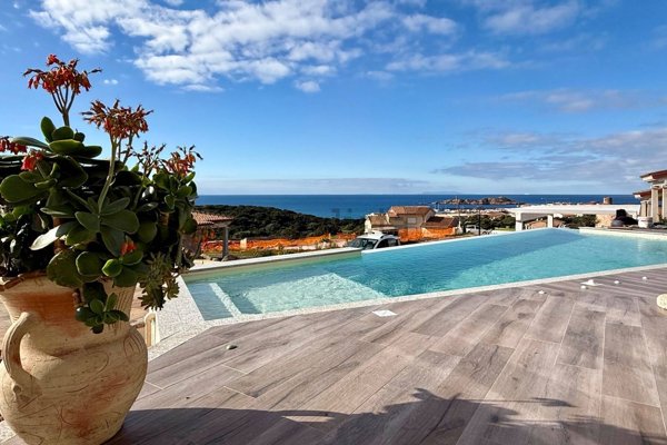 casa indipendente in vendita a Trinità d'Agultu e Vignola in zona Isola Rossa