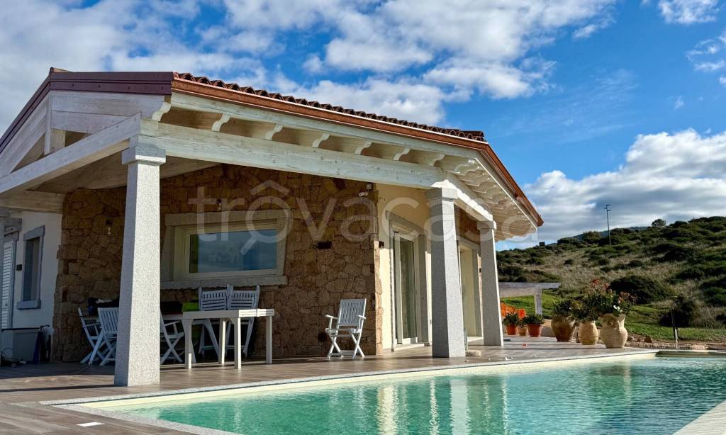 casa indipendente in vendita a Trinità d'Agultu e Vignola in zona Isola Rossa