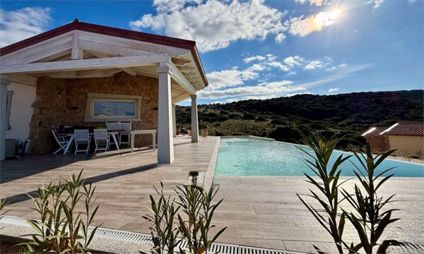 casa indipendente in vendita a Trinità d'Agultu e Vignola in zona Isola Rossa