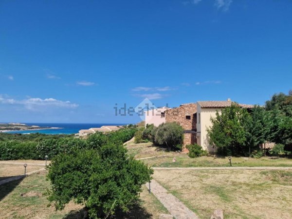 appartamento in vendita a Trinità d'Agultu e Vignola in zona Isola Rossa