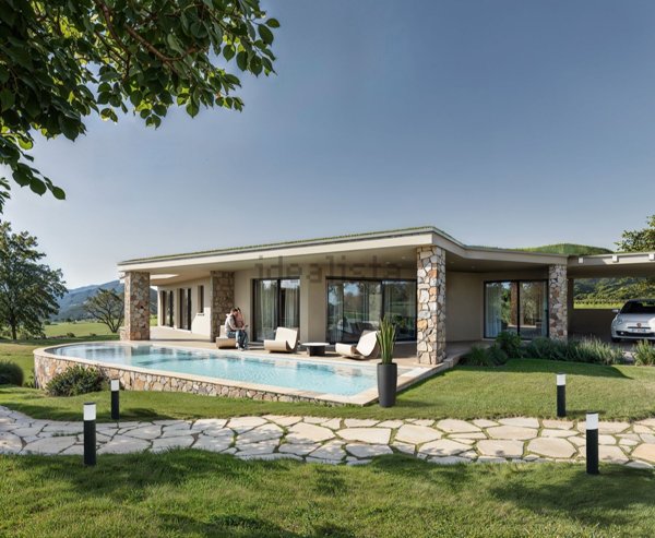 quadrivano in vendita a Trinità d'Agultu e Vignola in zona Costa Paradiso