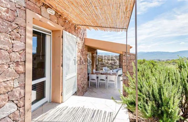 quadrivano in vendita a Trinità d'Agultu e Vignola in zona Costa Paradiso