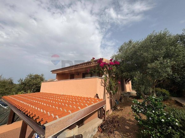 casa indipendente in vendita a Trinità d'Agultu e Vignola in zona Costa Paradiso
