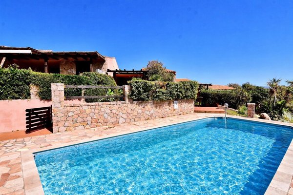 casa indipendente in vendita a Trinità d'Agultu e Vignola in zona Costa Paradiso