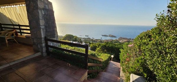 casa indipendente in vendita a Trinità d'Agultu e Vignola in zona Costa Paradiso