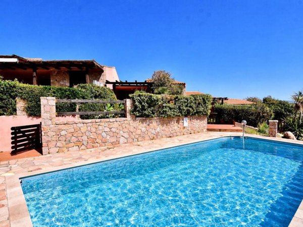 casa indipendente in vendita a Trinità d'Agultu e Vignola in zona Costa Paradiso