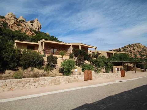 casa indipendente in vendita a Trinità d'Agultu e Vignola in zona Costa Paradiso