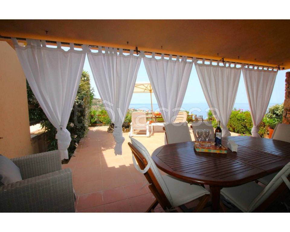 casa indipendente in vendita a Trinità d'Agultu e Vignola in zona Costa Paradiso