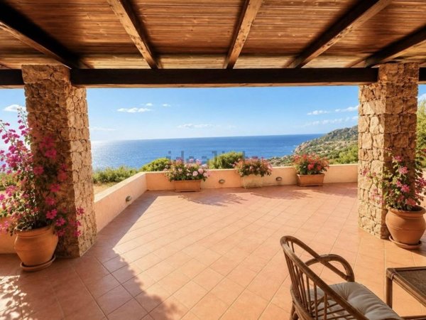 casa indipendente in vendita a Trinità d'Agultu e Vignola in zona Costa Paradiso