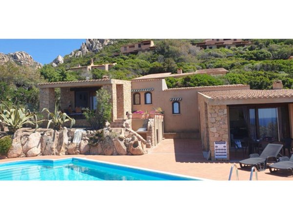 casa indipendente in vendita a Trinità d'Agultu e Vignola in zona Costa Paradiso