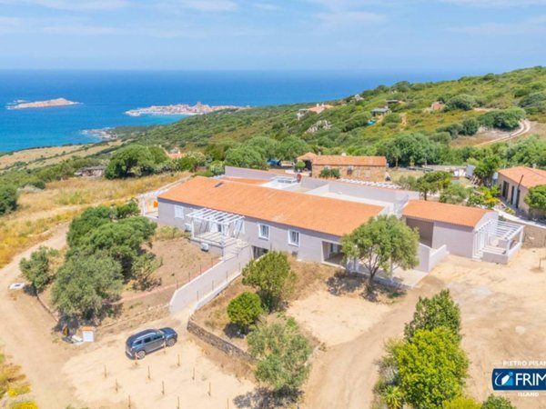 casa indipendente in vendita a Trinità d'Agultu e Vignola in zona Isola Rossa