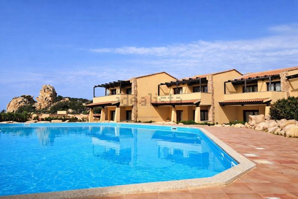 appartamento in vendita a Trinità d'Agultu e Vignola in zona Costa Paradiso