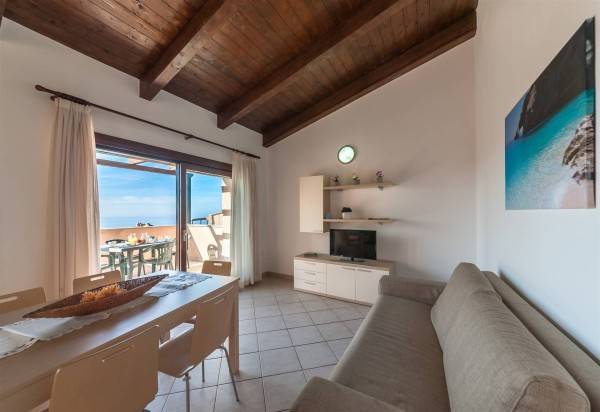 appartamento in vendita a Trinità d'Agultu e Vignola in zona Costa Paradiso