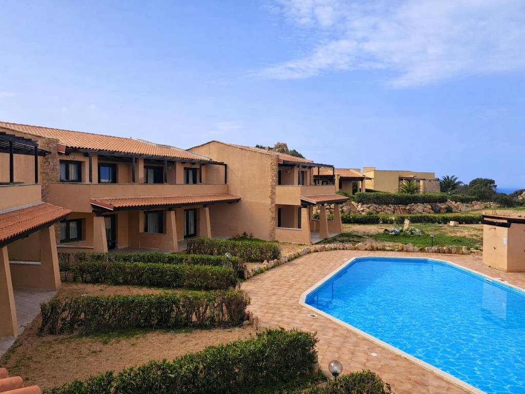 appartamento in vendita a Trinità d'Agultu e Vignola in zona Costa Paradiso
