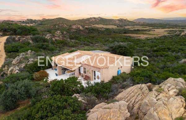 casa indipendente in vendita a Trinità d'Agultu e Vignola in zona Costa Paradiso