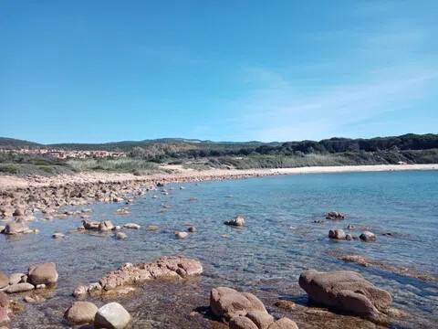 negozio in vendita a Trinità d'Agultu e Vignola in zona Isola Rossa