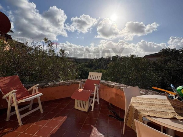 casa indipendente in vendita a Trinità d'Agultu e Vignola in zona Isola Rossa